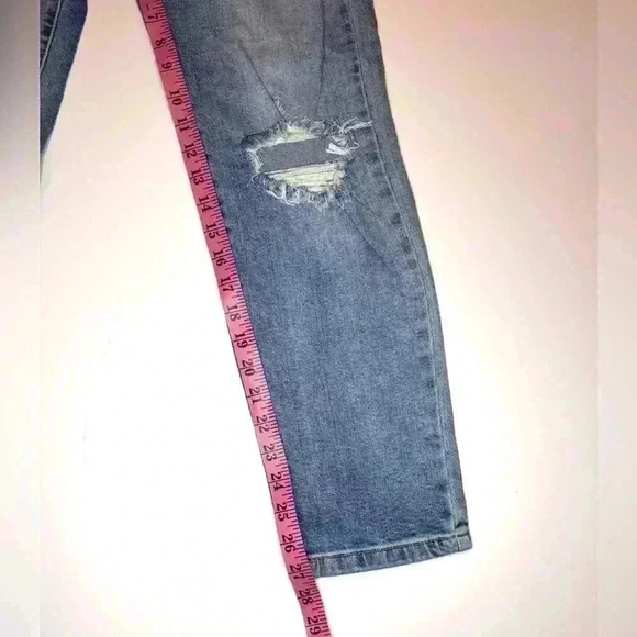 Sneak Peek Womens Jeans Straight Leg Destroyed Distressed Light Wash Size 29 - Picture 5 of 10